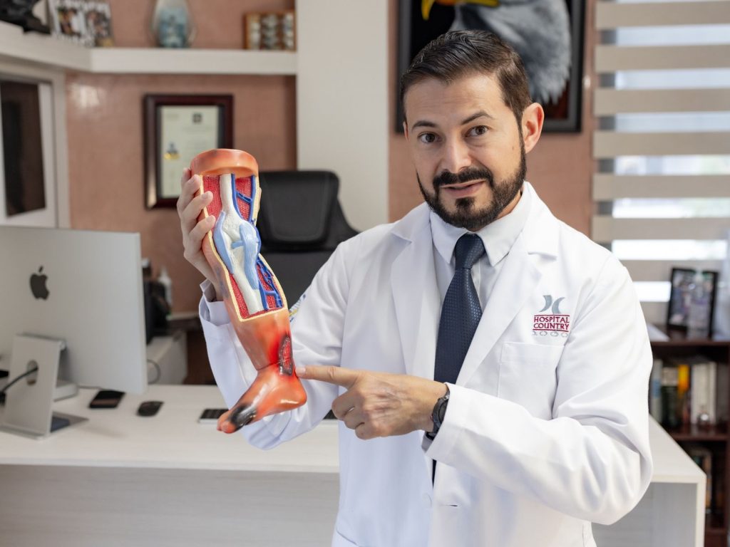 Dr. Carlos Aguilar